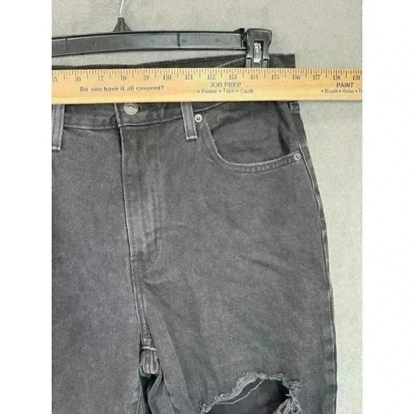 Levis Jeans Women’s 31 Black High Waisted Mom Jean Distressed 100% Cotton - Picture 9 of 12